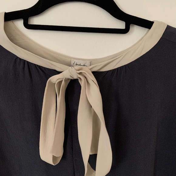 Babaton (Aritzia) silk blouse - Picture 4 of 5